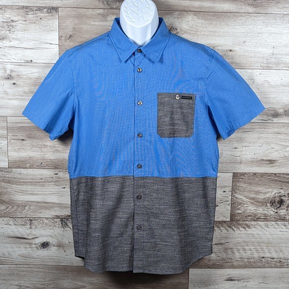 Oakley* Men's Short Sleeve Button Down‎ Curved Hem Chest Pocket Shirt~ Medium - Picture 2 of 11